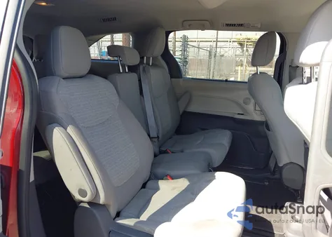 2021 Toyota Sienna Le from USA, damaged, VIN 5TDKRKEC5MS016128